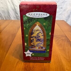 Vintage 2000 Hallmark Keepsake Ornament Angels Over Bethlehem Magic Light‎